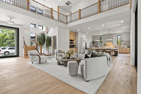 $4,050,000 | 860 Brook Hollow Road, Nashville, TN 37205