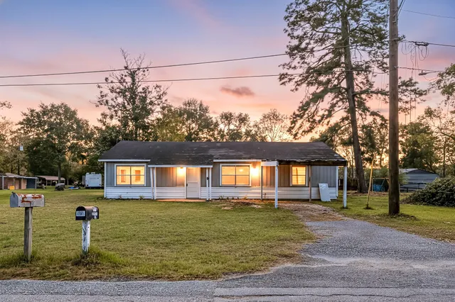 $1,350 | 340 Magnolia Drive, Houston, TX 77336