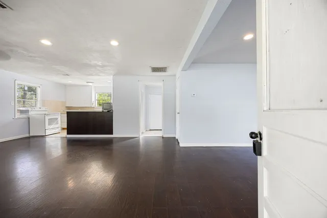 $1,350 | 340 Magnolia Drive, Houston, TX 77336