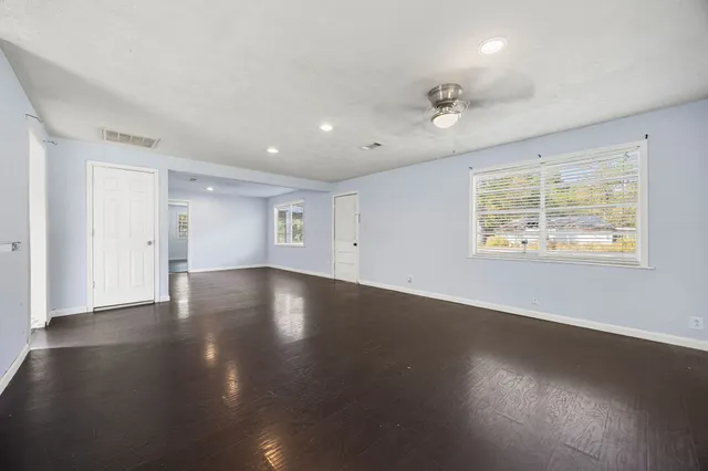 $1,350 | 340 Magnolia Drive, Houston, TX 77336