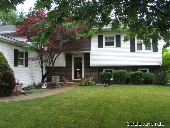 2016 Stockton Drive Springfield, IL 62703 - Photo 1 of 9