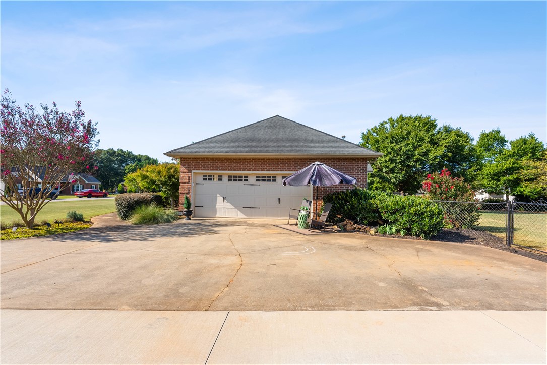 325 Smithfield Drive Anderson, SC 29621 - Photo 32 of 50