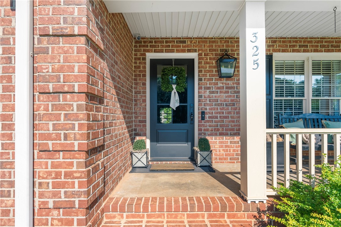 325 Smithfield Drive Anderson, SC 29621 - Photo 4 of 50