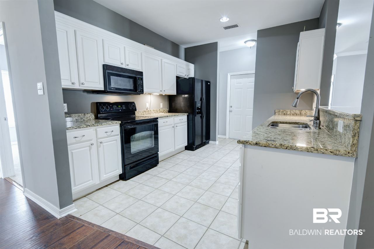 16823 Prado Loop Loxley, AL 36551 - Photo 10 of 31 Adorable Kitchen