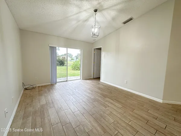 $1,975 | 670 Benton Drive, Melbourne, FL 32901
