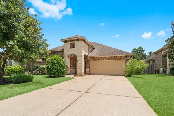 $2,250 | 118 Red Deer Place, Montgomery, TX 77316