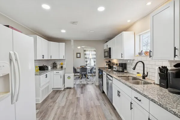 $192,000 | 308 8th Street, De Witt, IA 52742