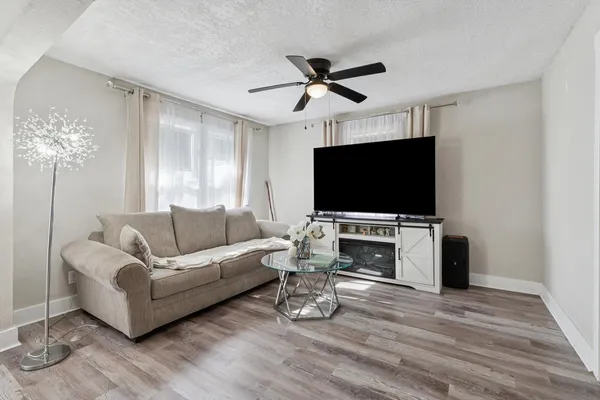 $192,000 | 308 8th Street, De Witt, IA 52742