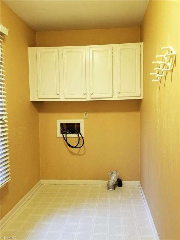 1602 Beechtree Road Greensboro, NC 27408 - Photo 16 of 24 Laundry