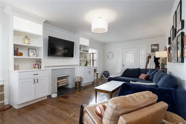 $399,900 | 6404 McGee Street, Kansas City, MO 64113