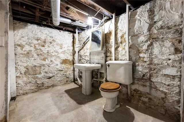 $399,900 | 6404 McGee Street, Kansas City, MO 64113