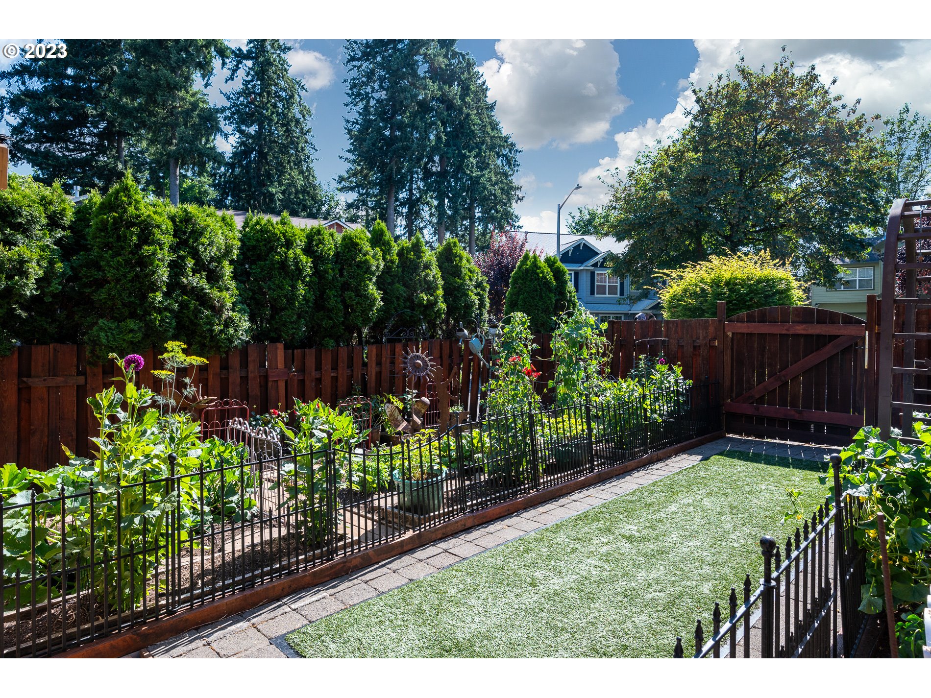 515 Southeast 197th Place Camas, WA 98607 - Photo 30 of 45 Garden