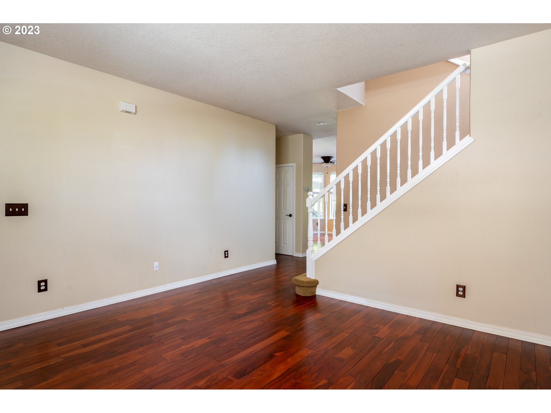 515 Southeast 197th Place Camas, WA 98607 - Photo 4 of 45 Living Room/Entrance