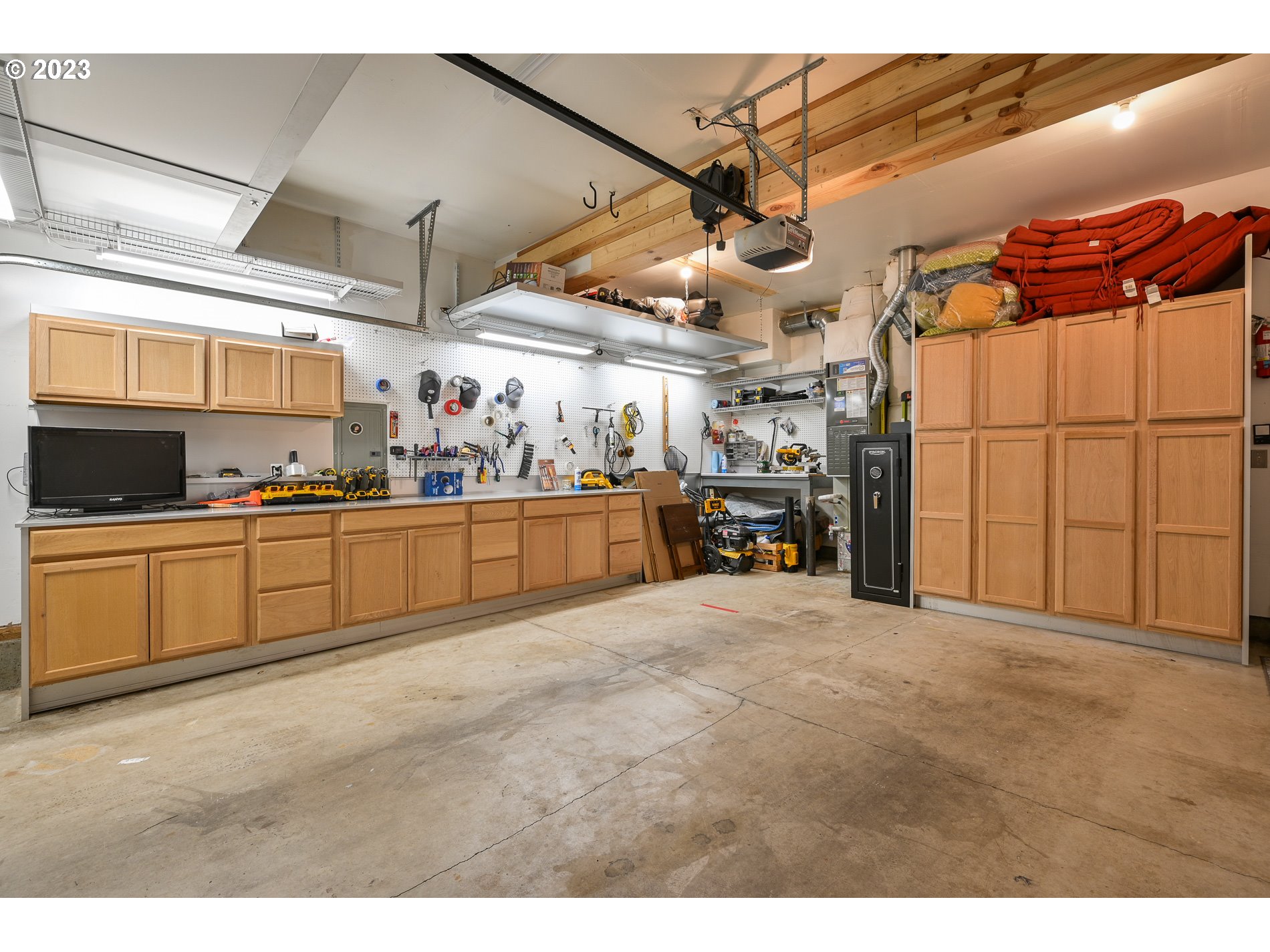 515 Southeast 197th Place Camas, WA 98607 - Photo 42 of 45 Garage