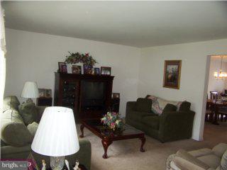 533 Pershing Boulevard Reading, PA 19607 - Photo 2 of 6 Gallery Image 2