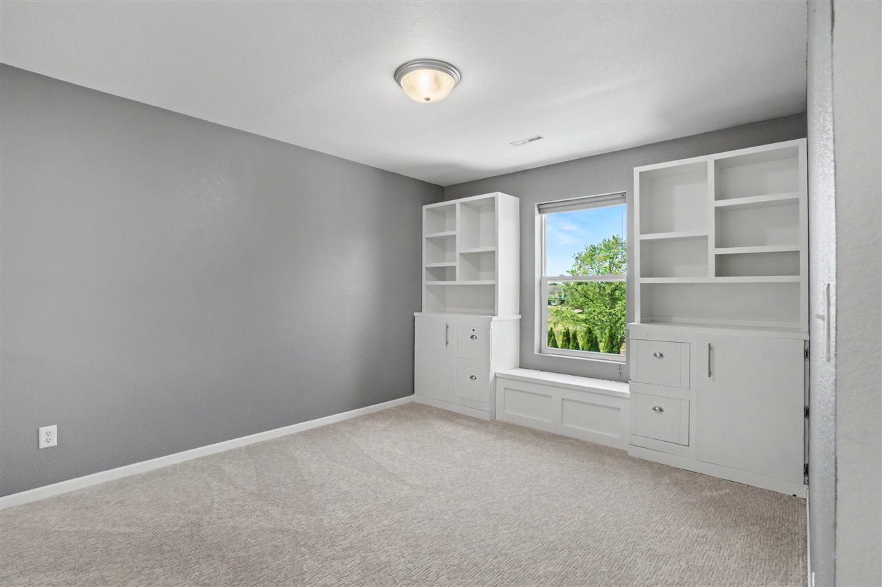 803 Wood Lily Road Solon, IA 52333 - Photo 13 of 29 Gallery Image 13