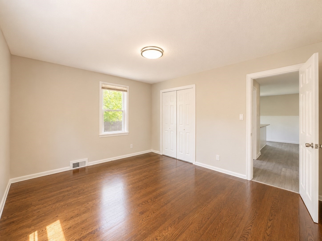4 Wolfe Street Springfield, MA 01020 - Photo 16 of 24