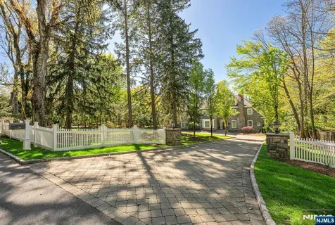 $3,750,000 | 268 Woodside Avenue, Franklin Lakes, NJ 07417