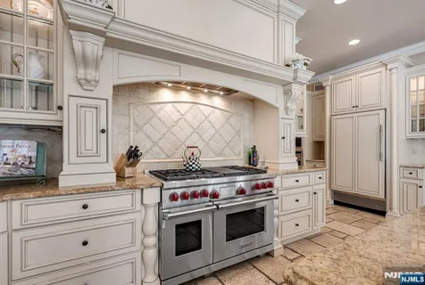 $3,750,000 | 268 Woodside Avenue, Franklin Lakes, NJ 07417