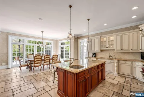 $3,750,000 | 268 Woodside Avenue, Franklin Lakes, NJ 07417
