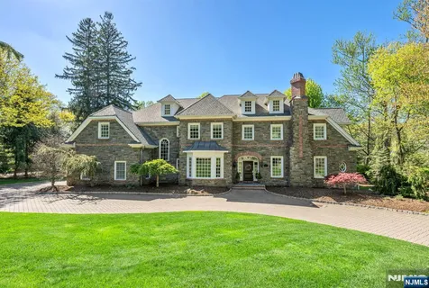 $3,750,000 | 268 Woodside Avenue, Franklin Lakes, NJ 07417