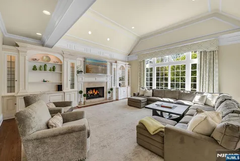 $3,750,000 | 268 Woodside Avenue, Franklin Lakes, NJ 07417
