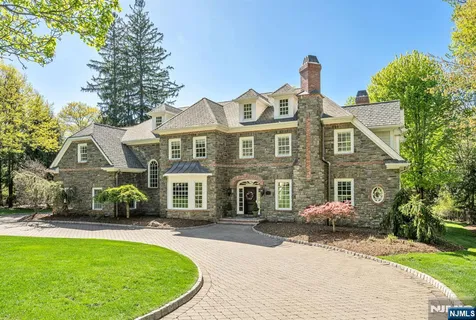 $3,750,000 | 268 Woodside Avenue, Franklin Lakes, NJ 07417