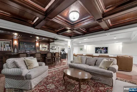 $3,750,000 | 268 Woodside Avenue, Franklin Lakes, NJ 07417