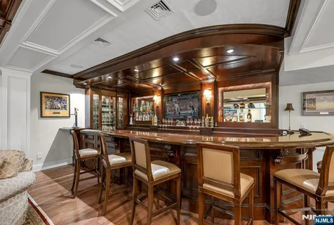$3,750,000 | 268 Woodside Avenue, Franklin Lakes, NJ 07417