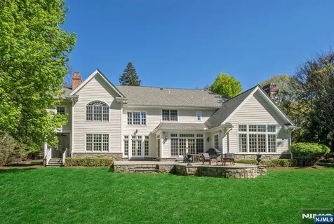 $3,750,000 | 268 Woodside Avenue, Franklin Lakes, NJ 07417