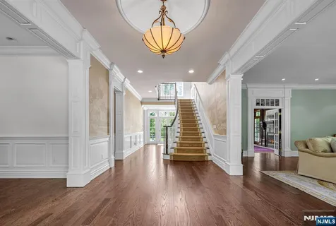 $3,750,000 | 268 Woodside Avenue, Franklin Lakes, NJ 07417