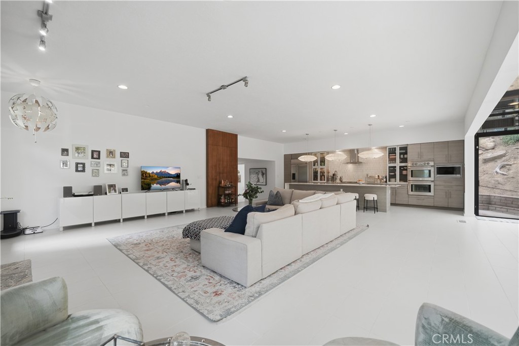 6060 Pachappa Drive Riverside, CA 92506 - Photo 46 of 46 Open floor plan