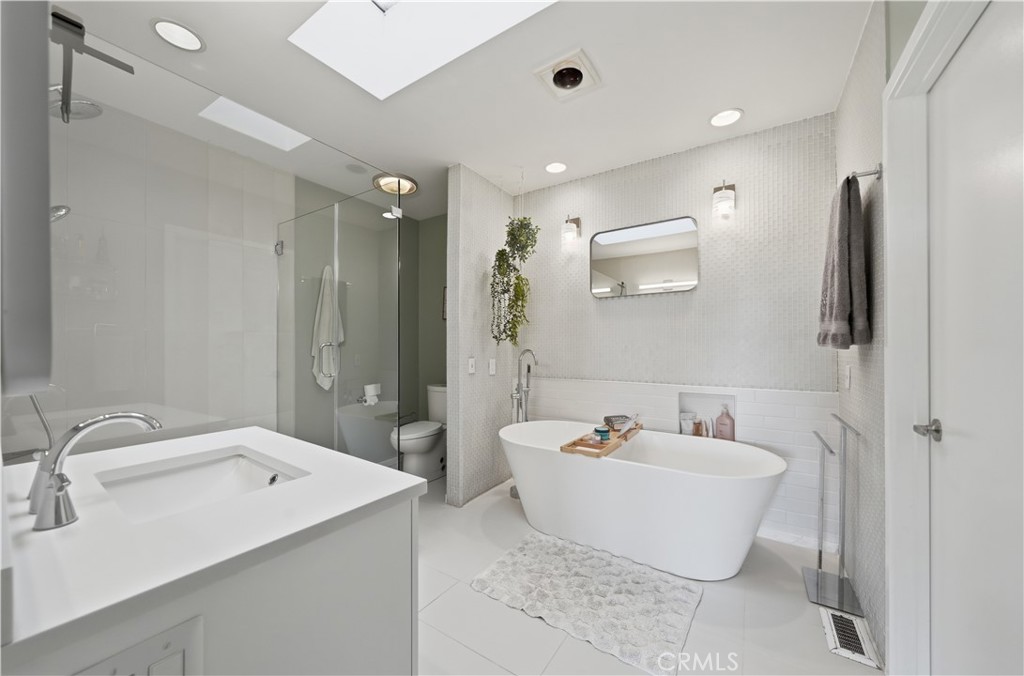 6060 Pachappa Drive Riverside, CA 92506 - Photo 25 of 46 Master bath