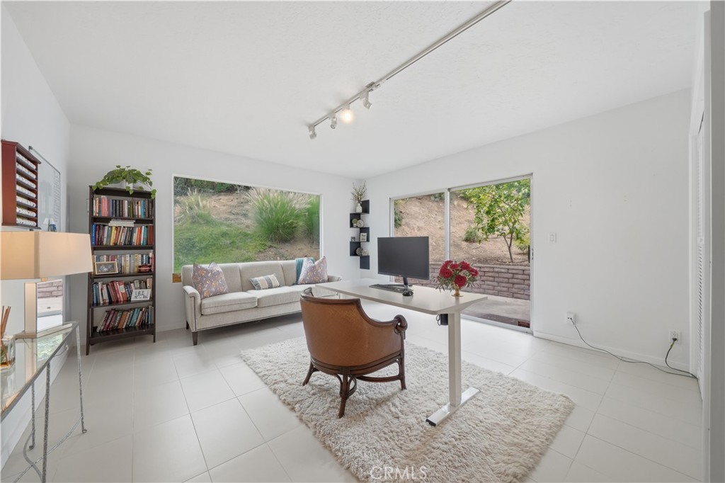 6060 Pachappa Drive Riverside, CA 92506 - Photo 29 of 46 Bedroom 3 with private patio