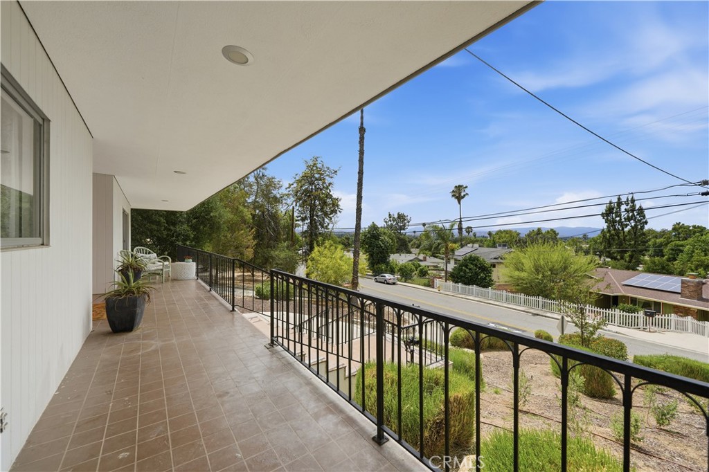 6060 Pachappa Drive Riverside, CA 92506 - Photo 4 of 46 VIEWS VIEWS VIEWS