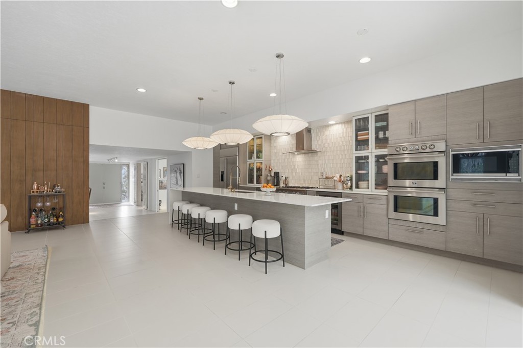 6060 Pachappa Drive Riverside, CA 92506 - Photo 9 of 46 Huge center Island