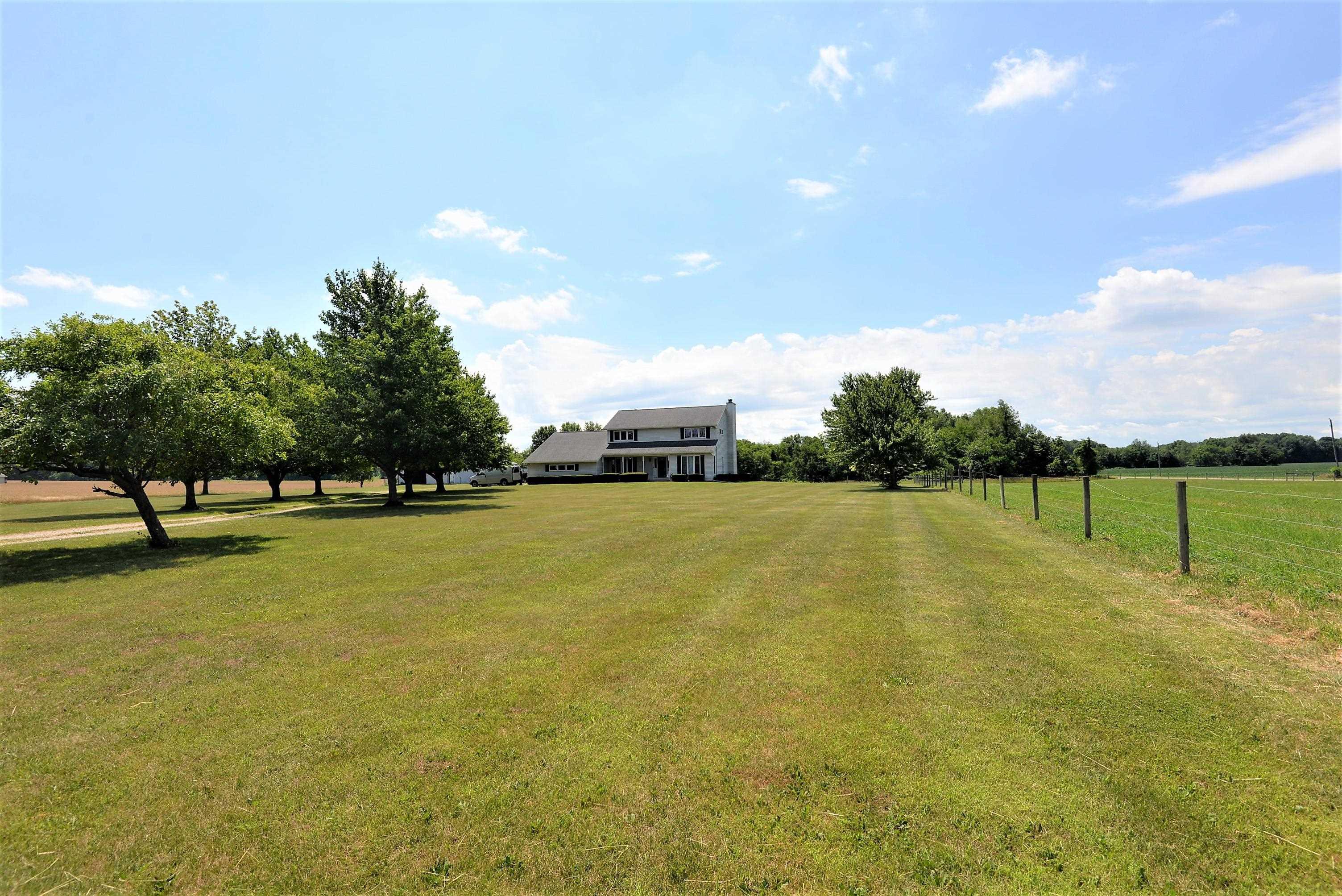 21940 New Road Lakeville, IN 46536 - Photo 3 of 36