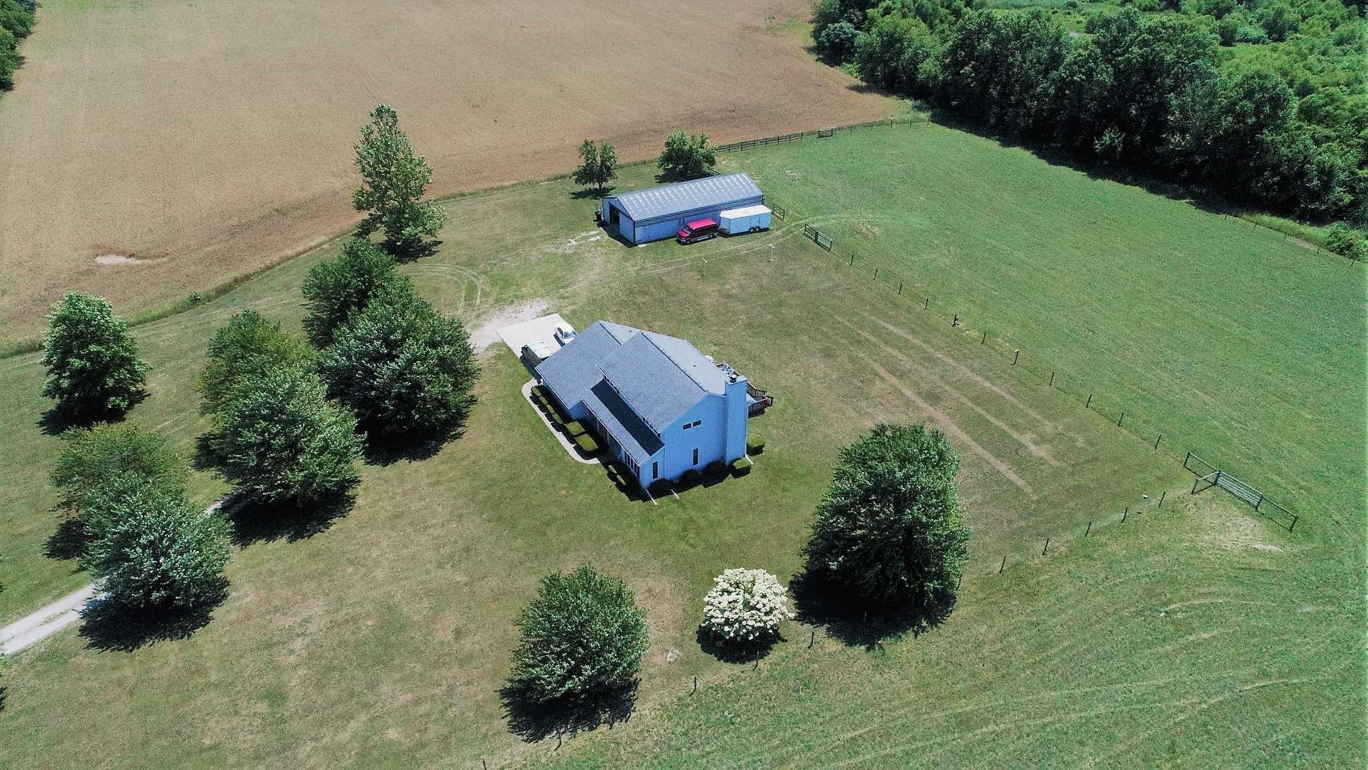 21940 New Road Lakeville, IN 46536 - Photo 5 of 36