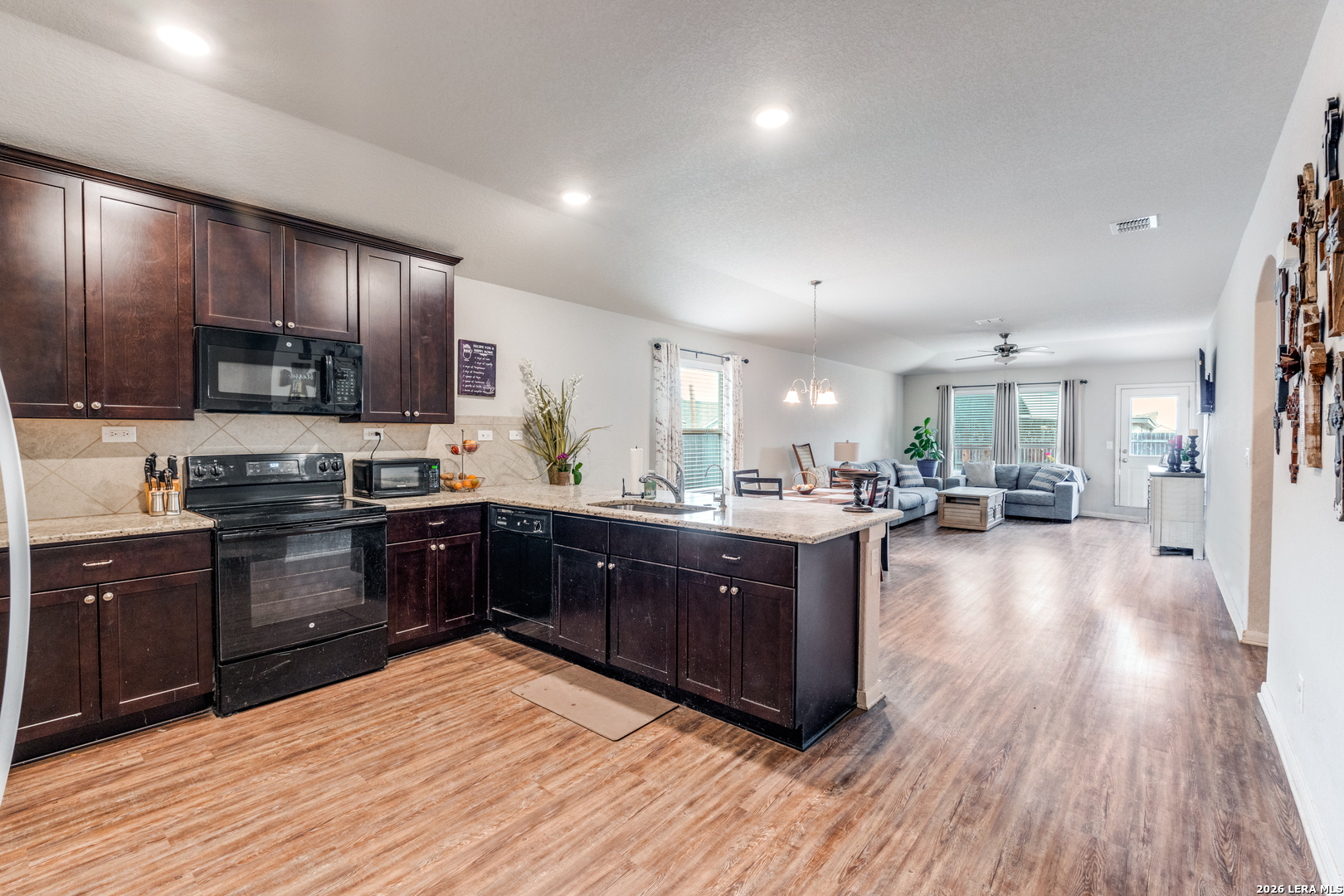 10643 Pablo Way Converse, TX 78109 - Photo 9 of 27