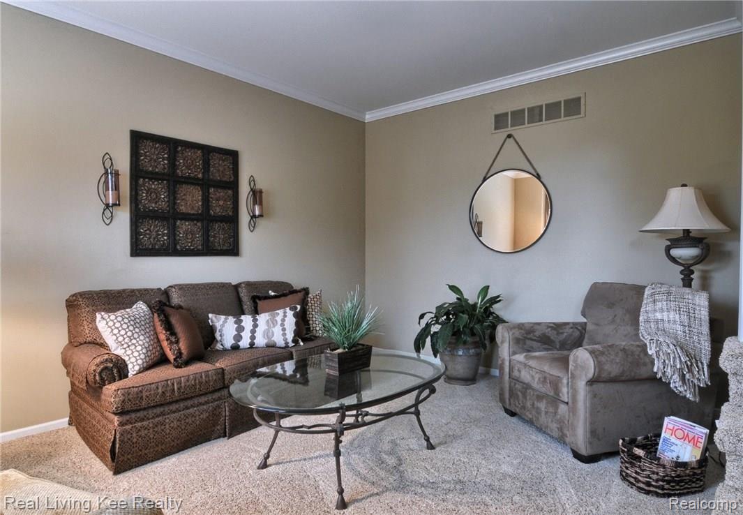 1335 Ross Lane Rochester, MI 48306 - Photo 6 of 41 5.jpg