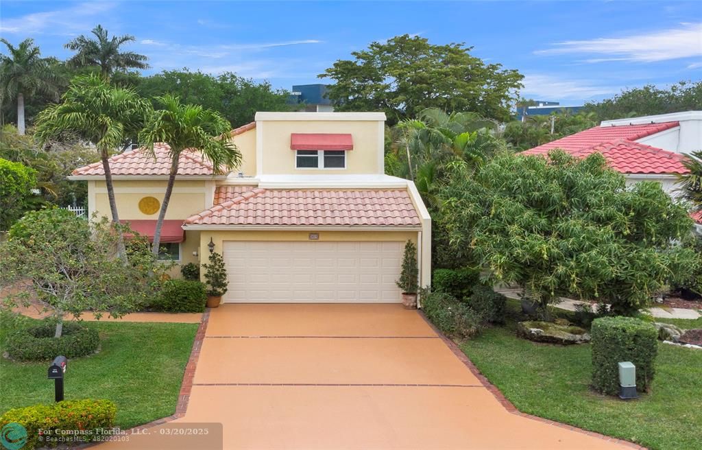 221 Pelican Way Delray Beach, FL 33483 - Photo 1 of 36