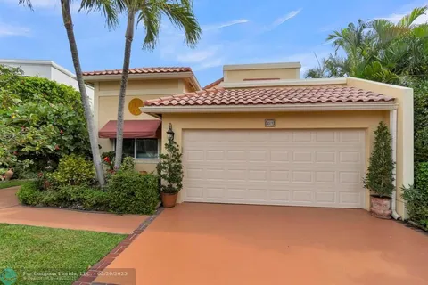 $1,100,000 | 221 Pelican Way, Delray Beach, FL 33483