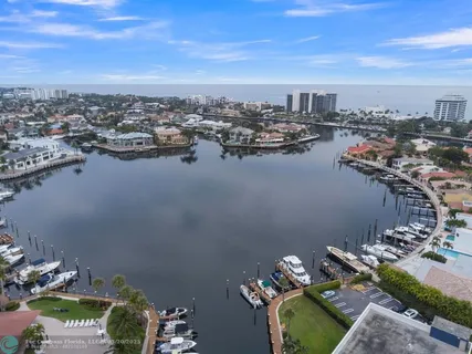 $1,100,000 | 221 Pelican Way, Delray Beach, FL 33483