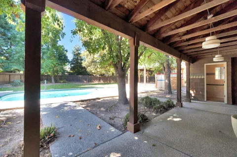 $799,999 | 6743 North Dolores Avenue, Fresno, CA 93711