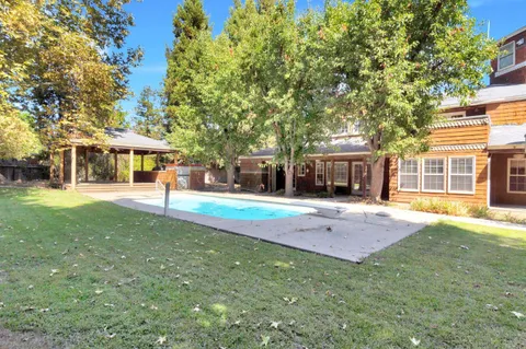 $799,999 | 6743 North Dolores Avenue, Fresno, CA 93711