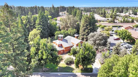 $799,999 | 6743 North Dolores Avenue, Fresno, CA 93711