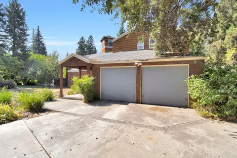 $799,999 | 6743 North Dolores Avenue, Fresno, CA 93711