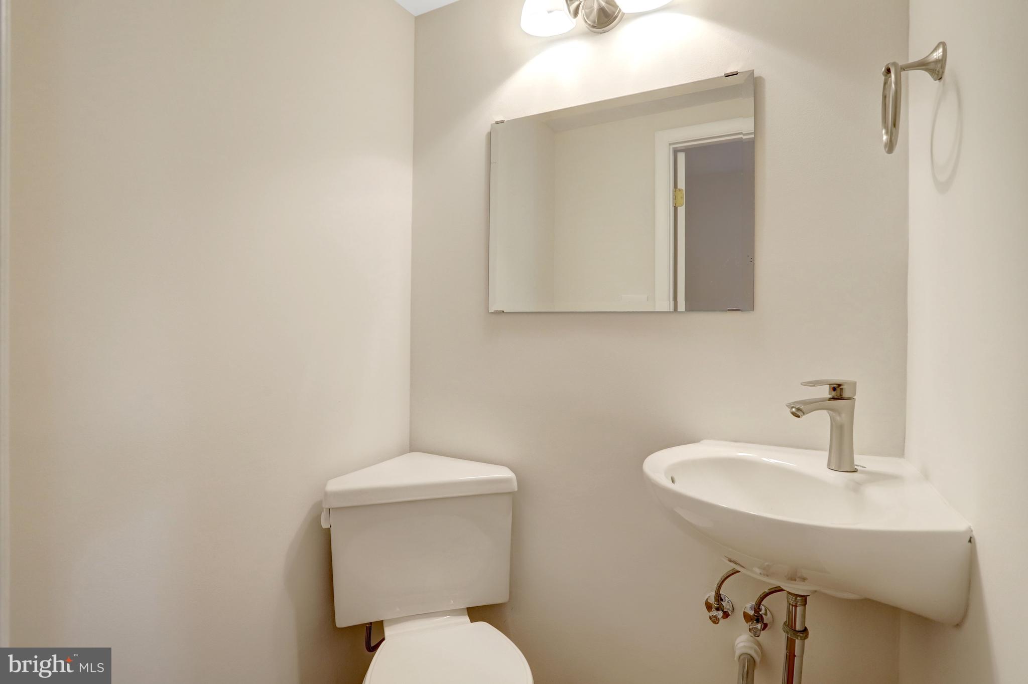 2130 Military Road Arlington, VA 22207 - Photo 15 of 63 Half Bath on Entry Level