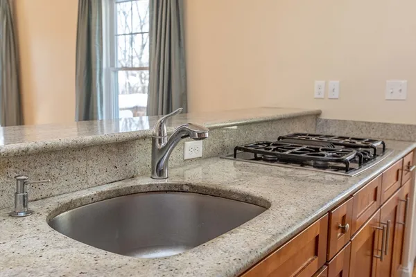 $5,900 | 8 Summer Hill Circle, Unit 8, Arlington, MA 02474