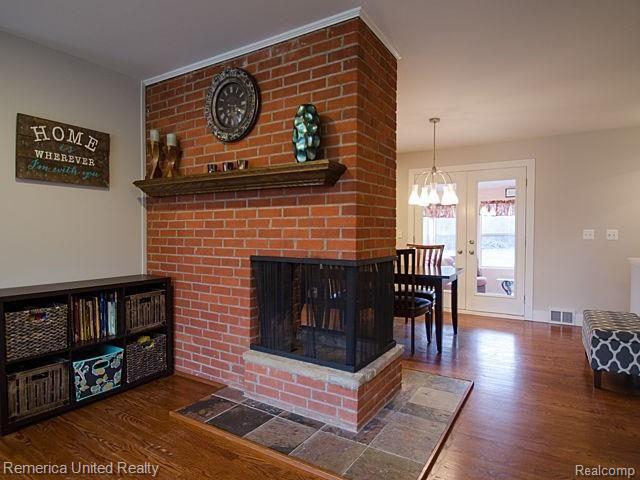 28025 Quail Hollow Road Farmington Hills, MI 48331 - Photo 10 of 38